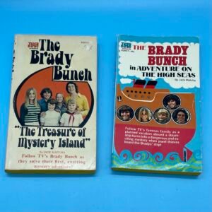 Brady Bunch - The Treasure of Mystery Island 1972 Adventure On The High Seas 1973 paperbacks