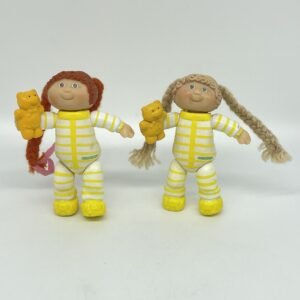 Cabbage Patch Kids - 2 Posable PVC Figures in Pyjamas With Teddybears 1984